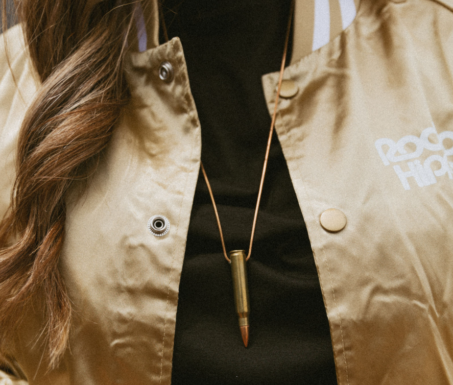 Rodeo Hippie - Vente Veste – femme - VESTE EN SATIN DORÉE POUR MEMBRE DU COUNTRY CLUB9