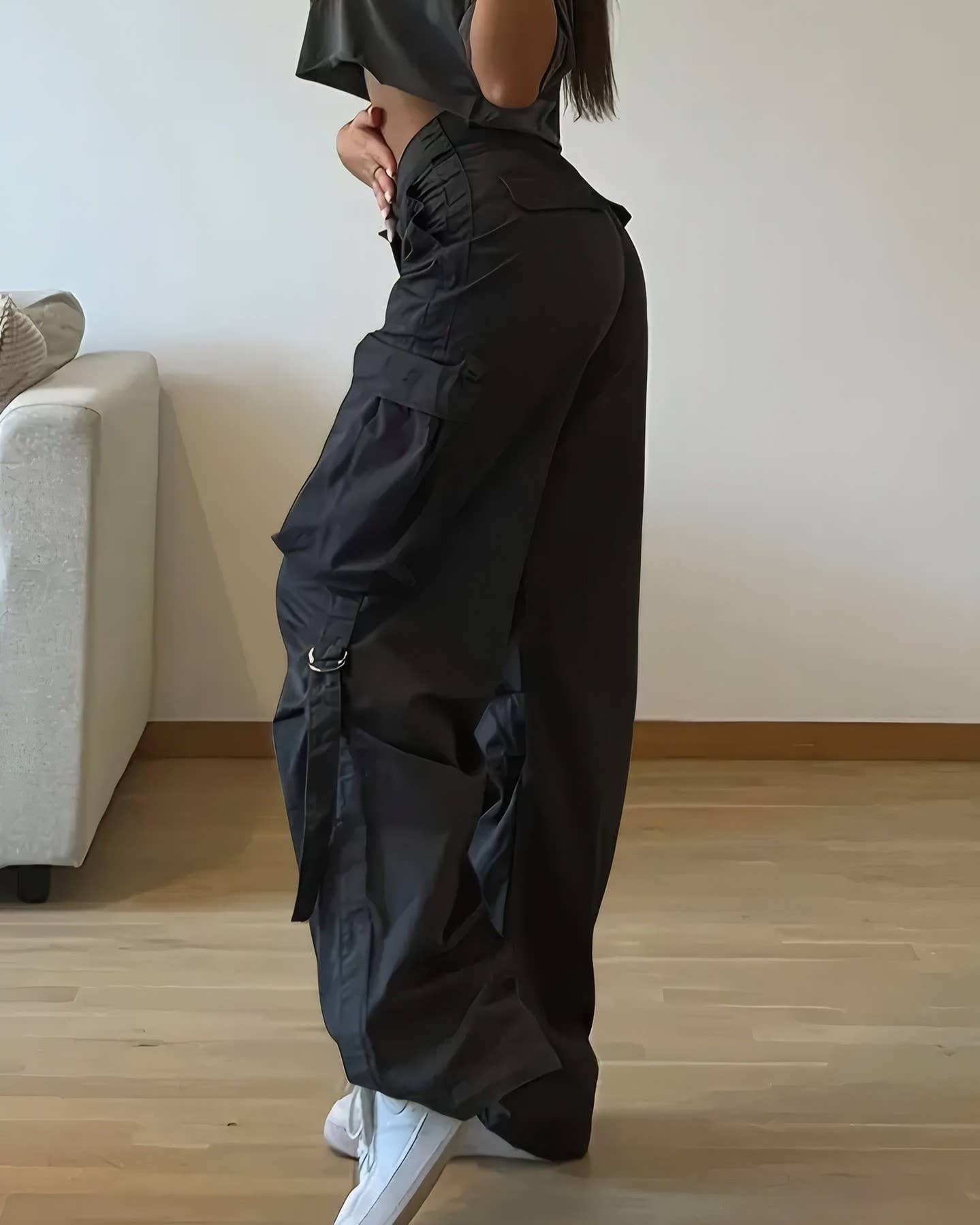 Streetwear Loose Fit Black Cargo Trousers for wholesale on Faire2