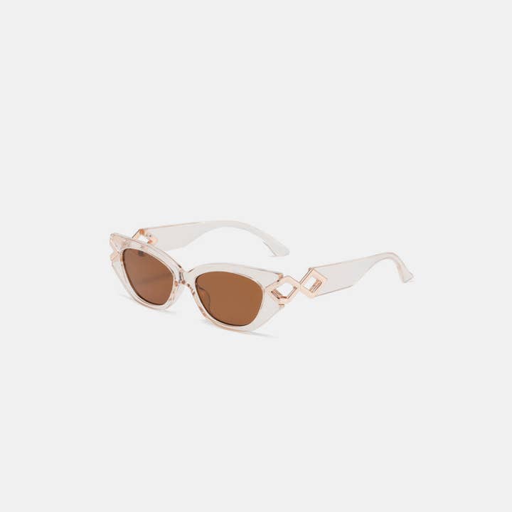 Beyond Apparel - Wholesale Sunglasses - Women's - Polycarbonate Frame Cat-Eye Sunglasses