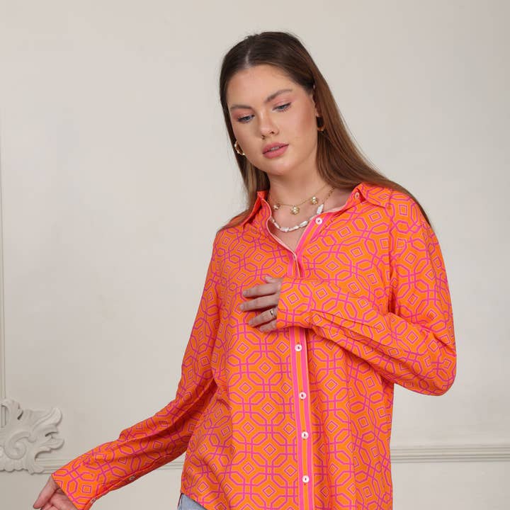 Avani Del Amour - Wholesale Button Down Shirt - Women's - 4069 Geometric Printed Classic Button Down Shirt