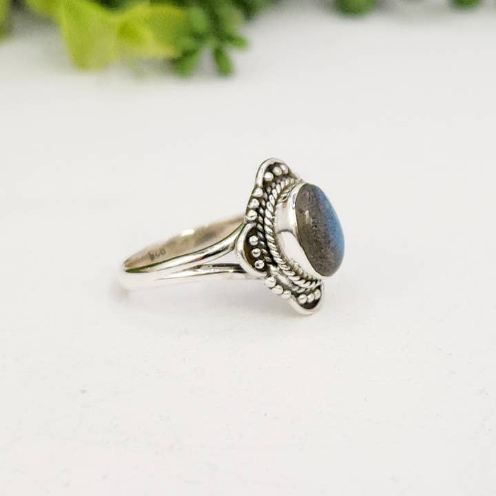 Meraki Gemstones - Venta al por mayor Anillos grandes/de cóctel - Piedra preciosa de labradorita (8 x 10 mm) Plata de ley (925)--Anillo1