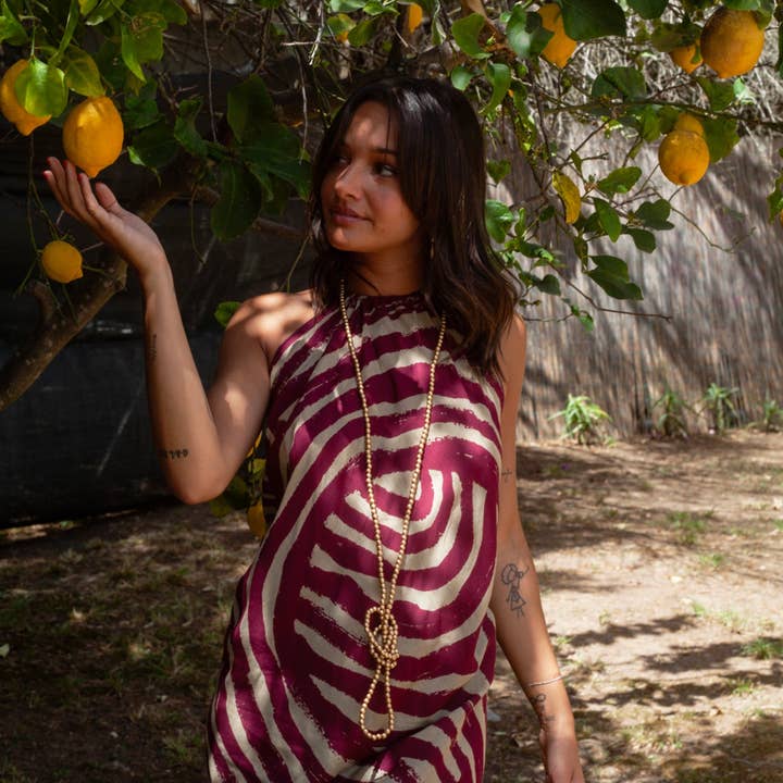 Bijondo - Wholesale Beaded/Pearl Necklace - Long handcrafted Leni metallic necklace, costume jewelry4