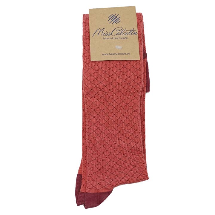 MissScarlet-Rubi High Top Socken mit Diamantmuster und Labrado-Design für den Großhandel von MissCalcetin