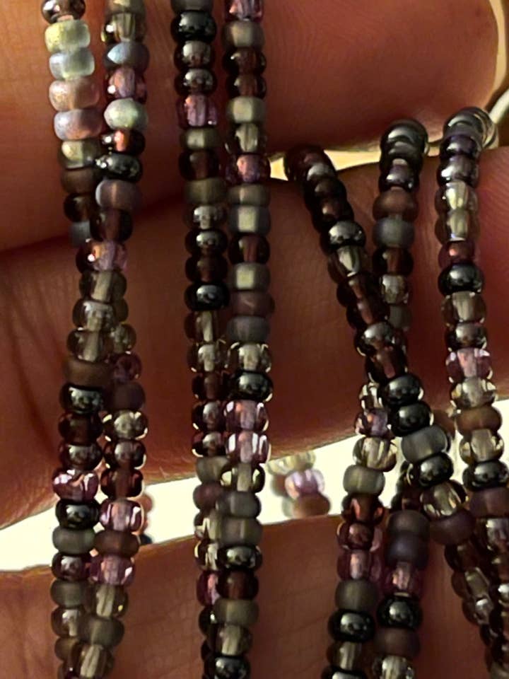 Blueberry Slush Mix One 2-Strang-Krawatte auf Taillenperlen. für den Großhandel von Letrice Custom Creations LLC