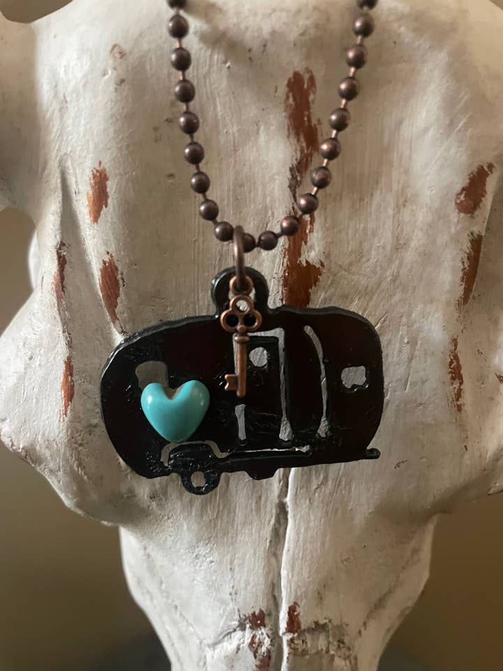 Remorque CAMPER rustique avec charme et cœur pour la vente par The Rustic Barn