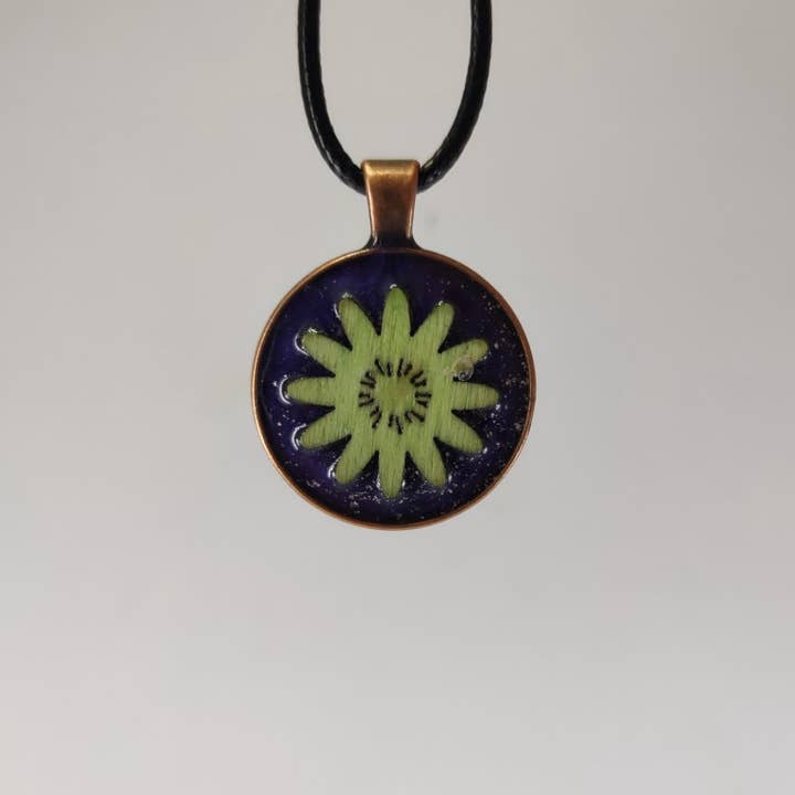 Volcano medal pendant C0038 for wholesale by Resinartesania