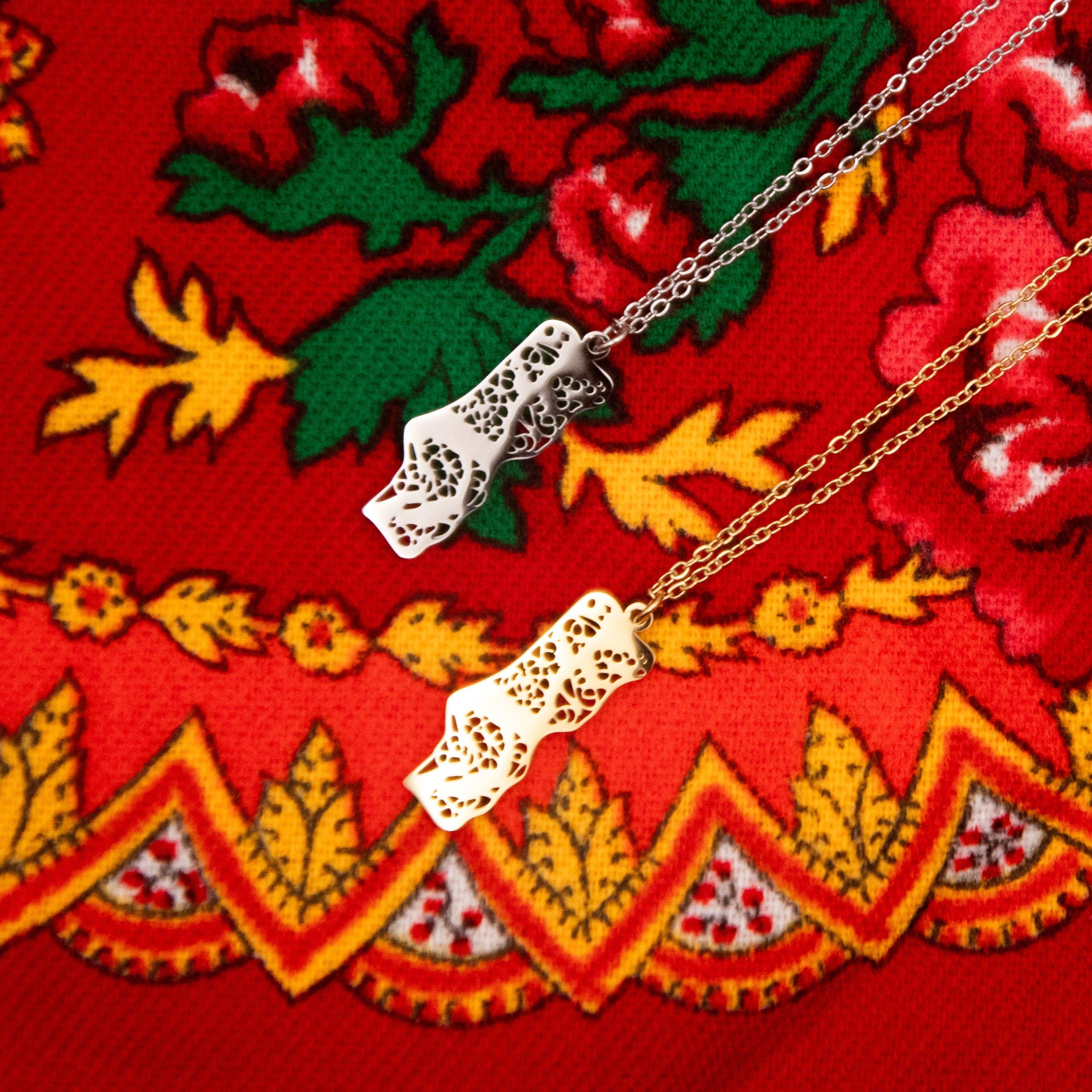 Casa Sofia - Wholesale Pendant/Charm Necklace - "Portugal Map" necklace in stainless steel6