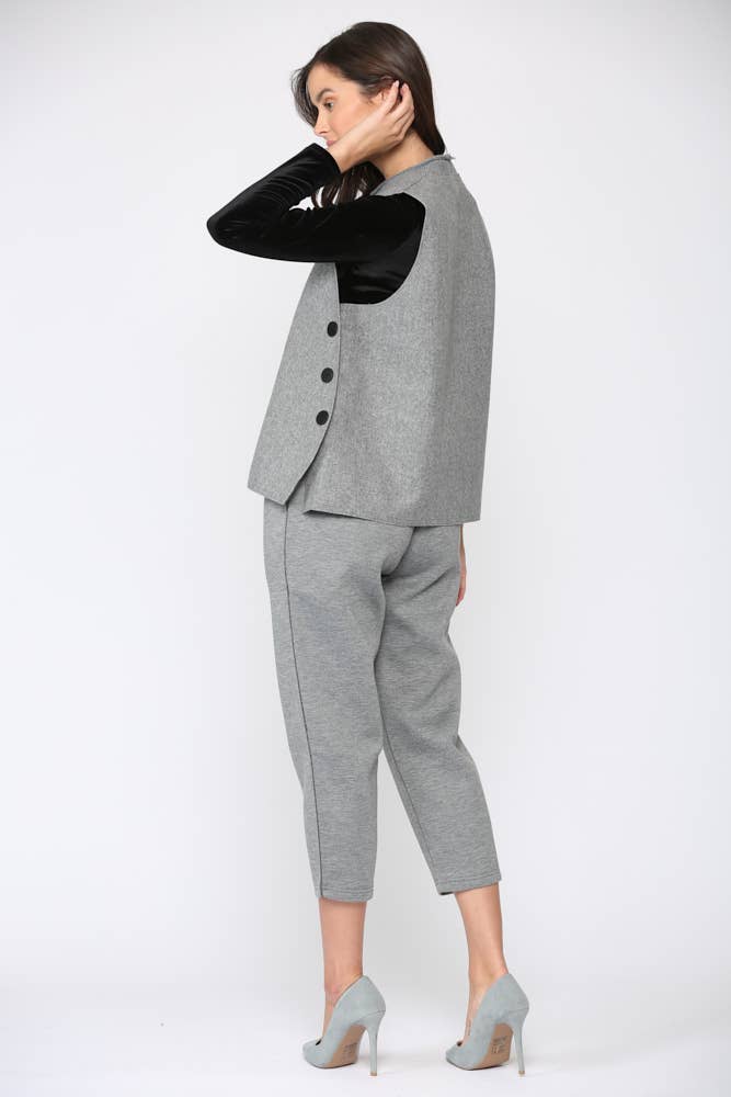 GRÅ Felecia vävd borstad väst för wholesale på Faire5