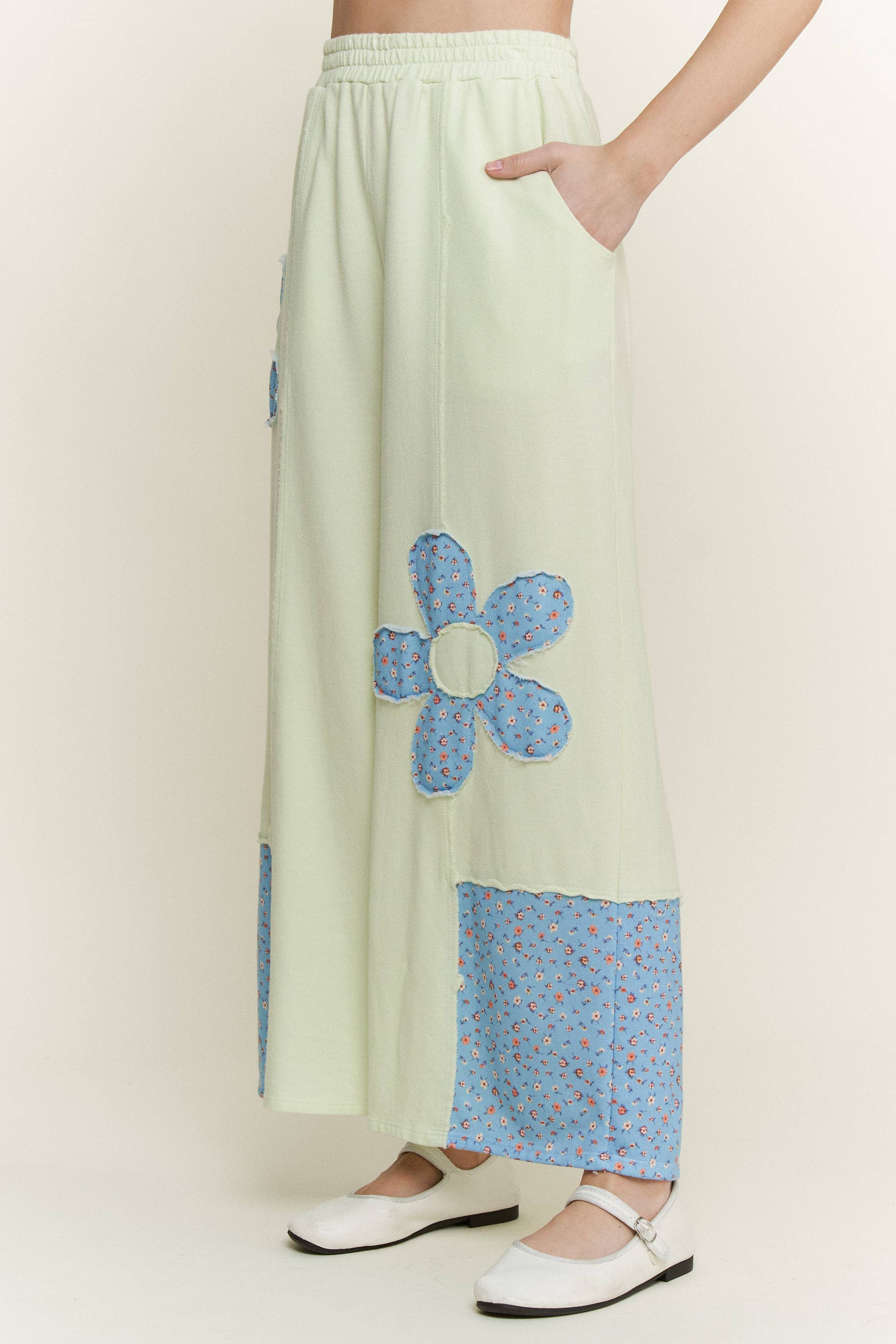 J.Her - Vente Pantalon – femme - Pantalon en molleton de coton avec patchs de fleurs HP651110