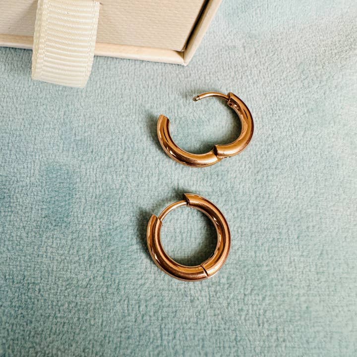 Hoop - Earrings individually for wholesale by Mein Mantra