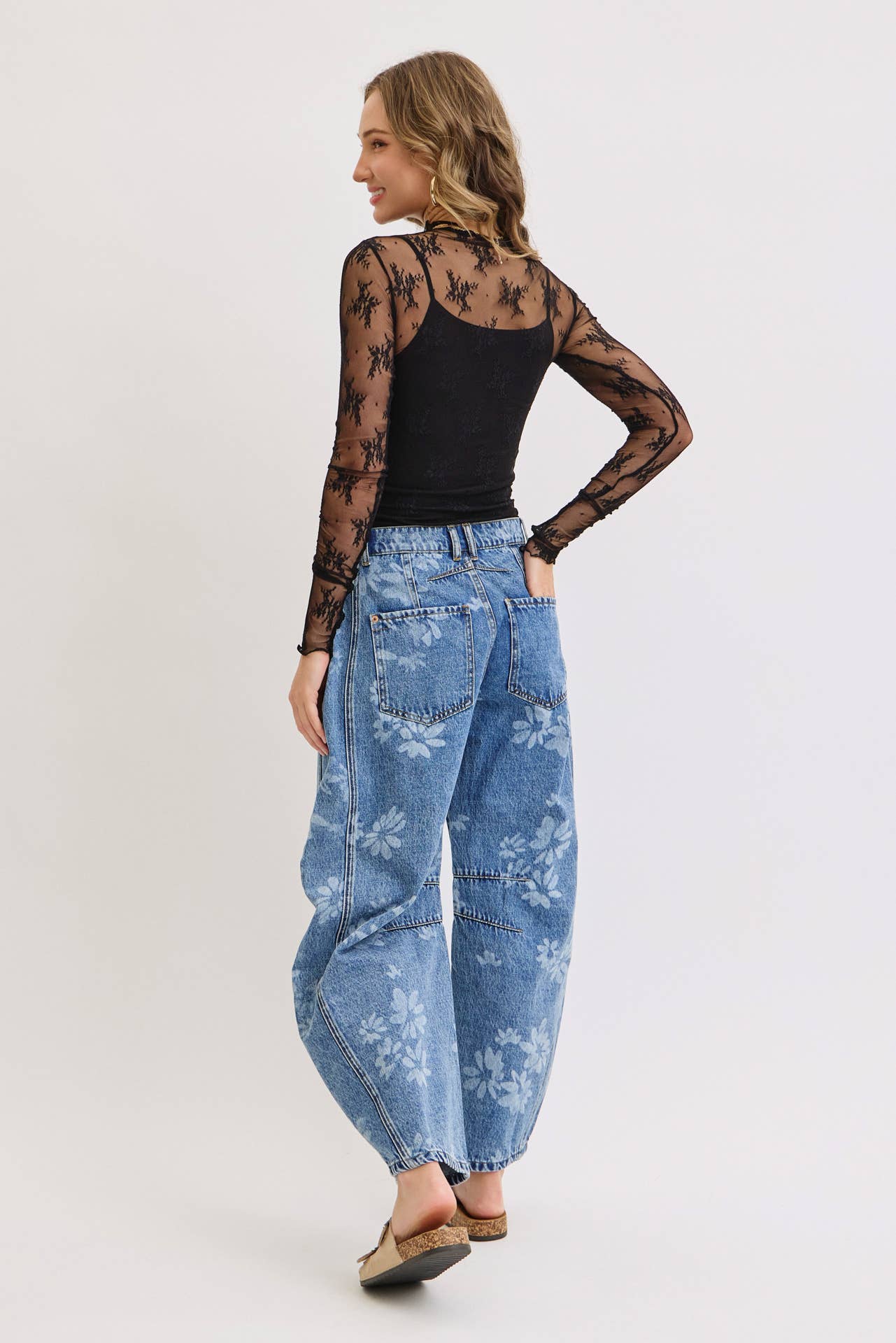 FLORAL PRINT DENIM BARREL JEANS for wholesale on Faire24