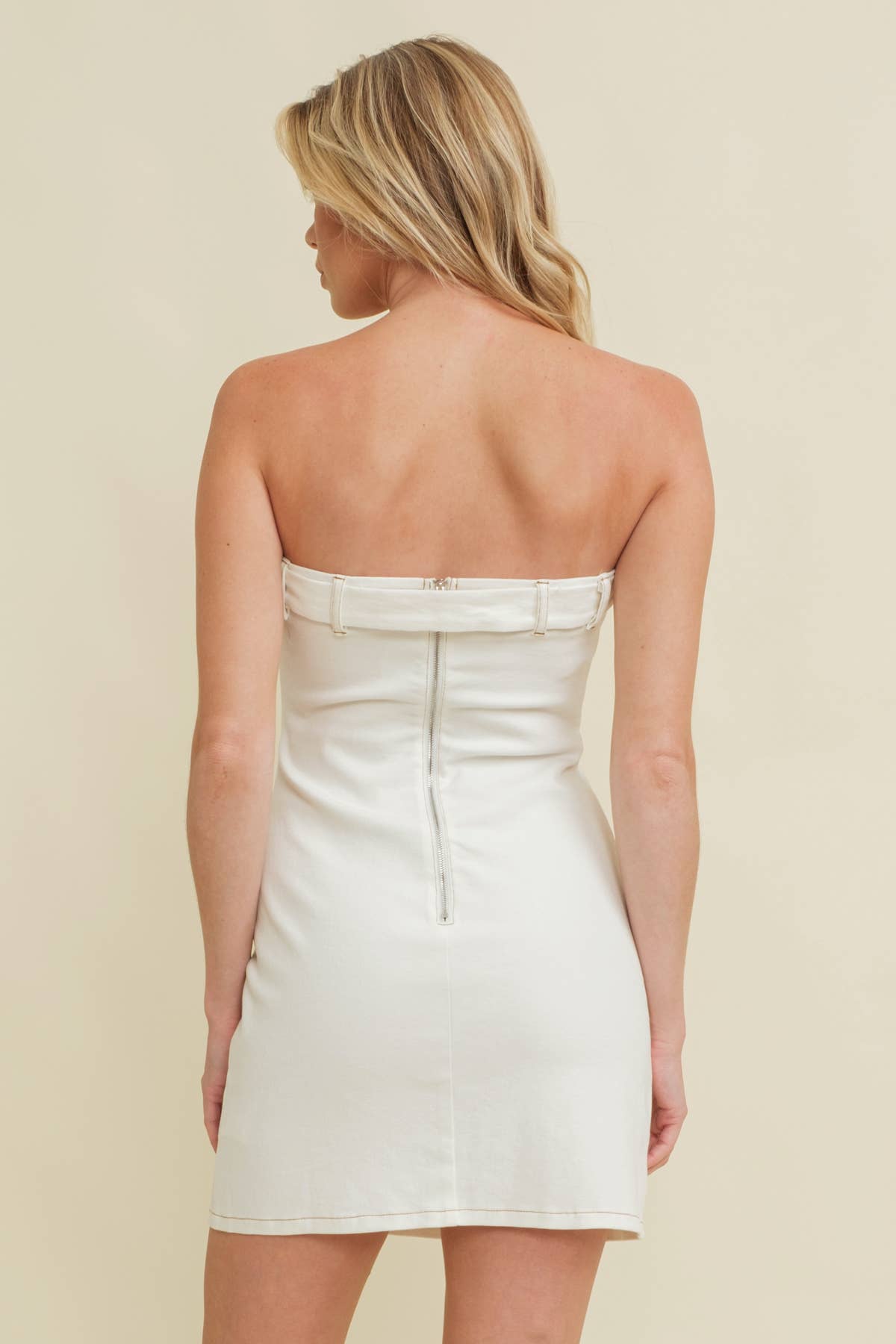 Cloud Ten – Engroshandel Kjole - Dame – Cloud Ten stropløs denim minikjole med sløjfedetalje11