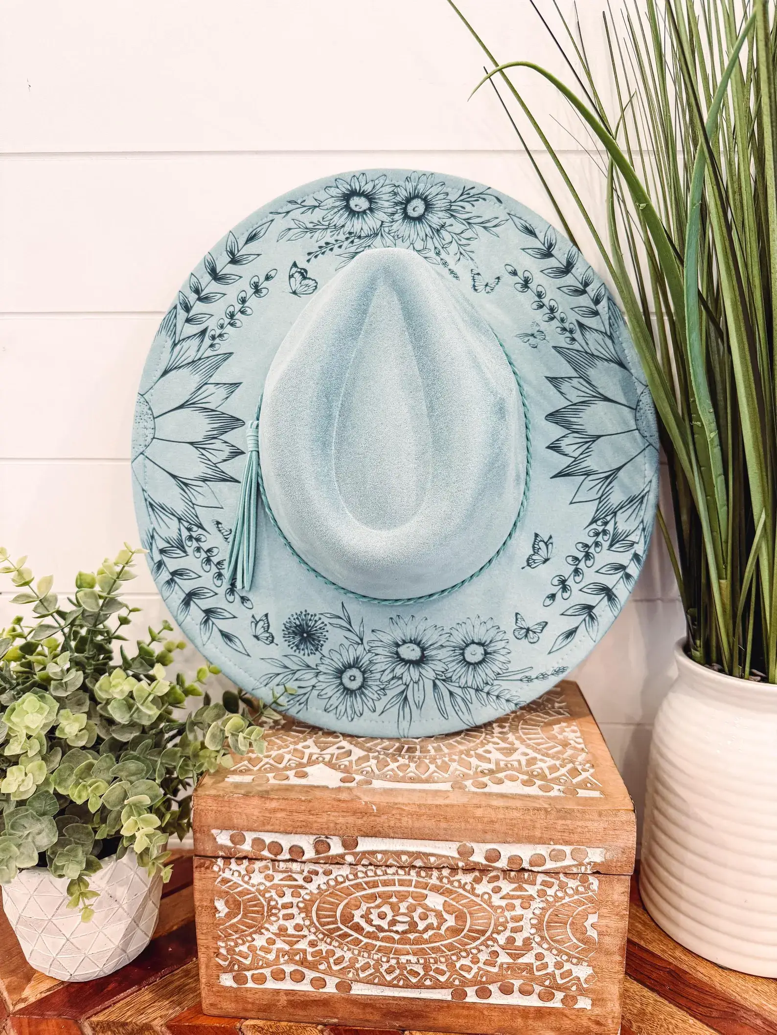 Willie & Dolly Designs - Wholesale Cowboy Hat - Women's - Engraved Floral Hat7