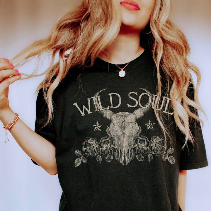 Vintage-T-Shirt Wilde Seele und Rosen für den Großhandel von Refinery Number One LLC