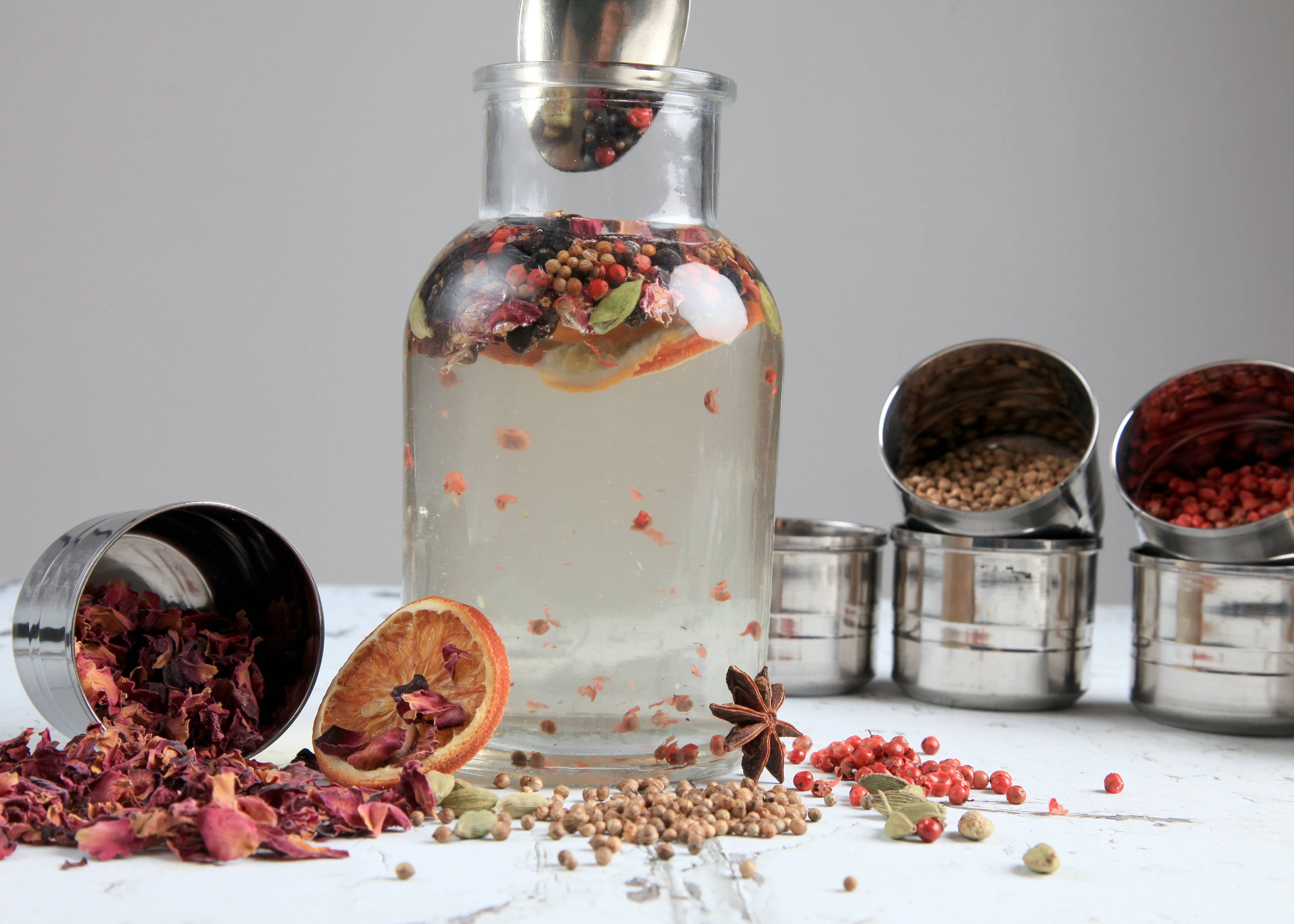 Spice Kitchen – wholesale DIY drink kit – Gin Botanicals Tin with 7 Botanicals | Spice Kitchen 10