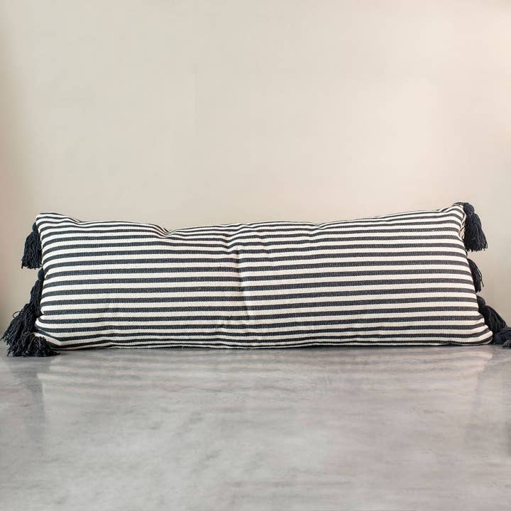 Grand oreiller lombaire Amine pour la vente par Nuywa