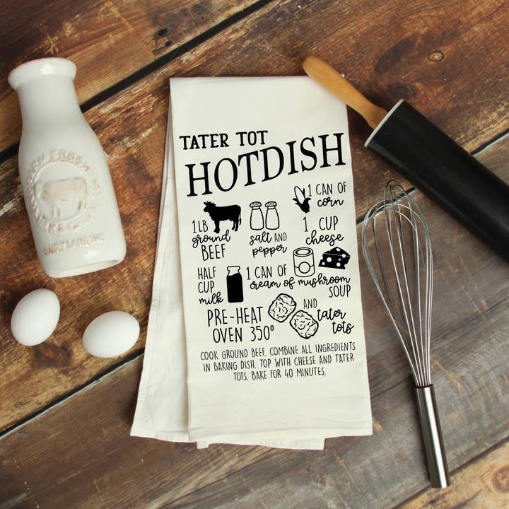 Tater Tot Hotdish Recept Theedoek voor wholesale door Reigndeer Homegoods