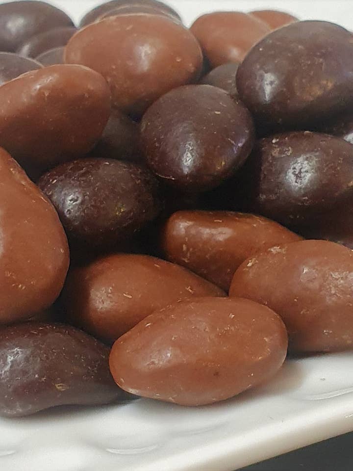 Mandorle ricoperte di cioccolatini - assortimenti - sfuse - biologiche per la vendita all'ingrosso da parte di La confiserie d'antan 100%bio