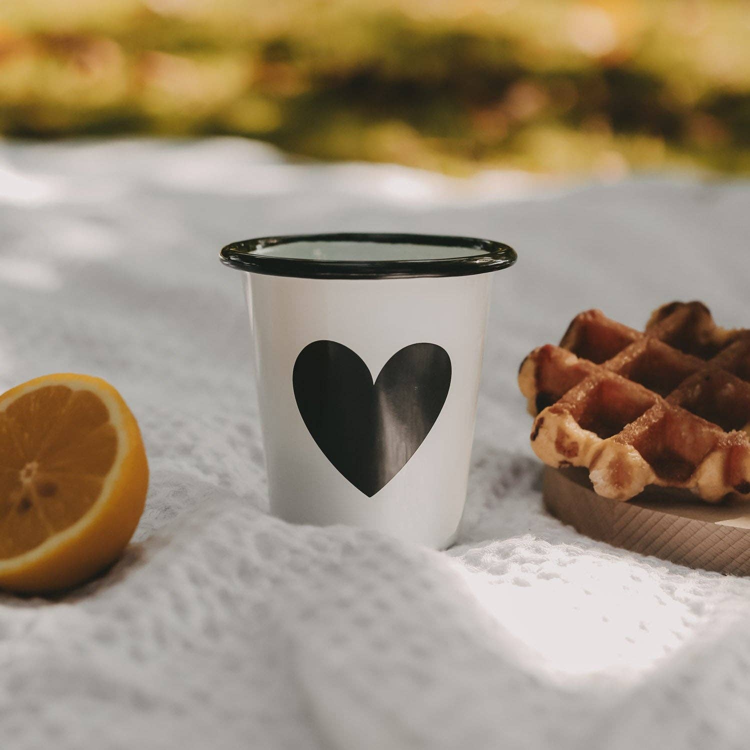 Eulenschnitt - Wholesale Drinking Glass/Cup - Enamel Mug Heart Pure White (PU = 6 pcs)3