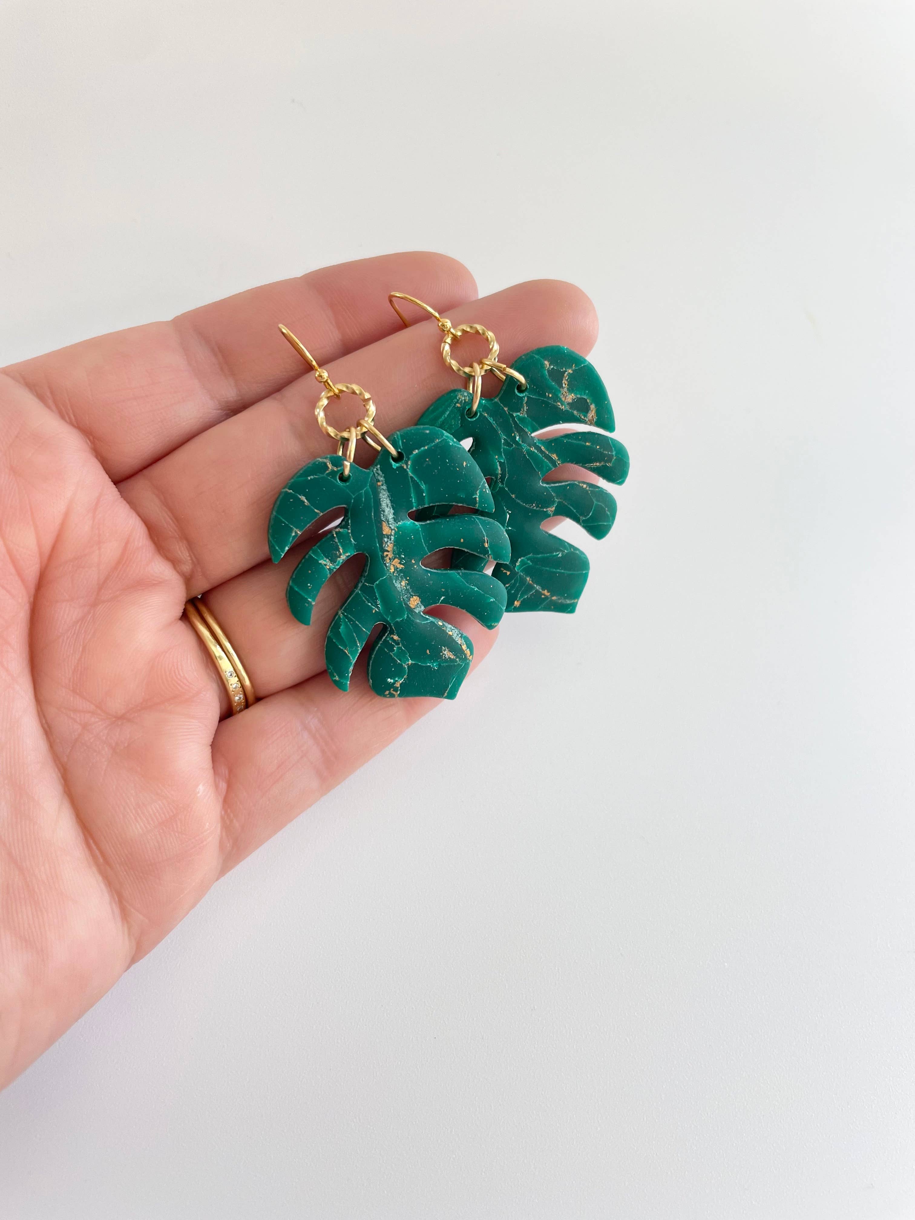AnalyJewelry - Wholesale Dangle Earrings - Marble Monstera Dangles2