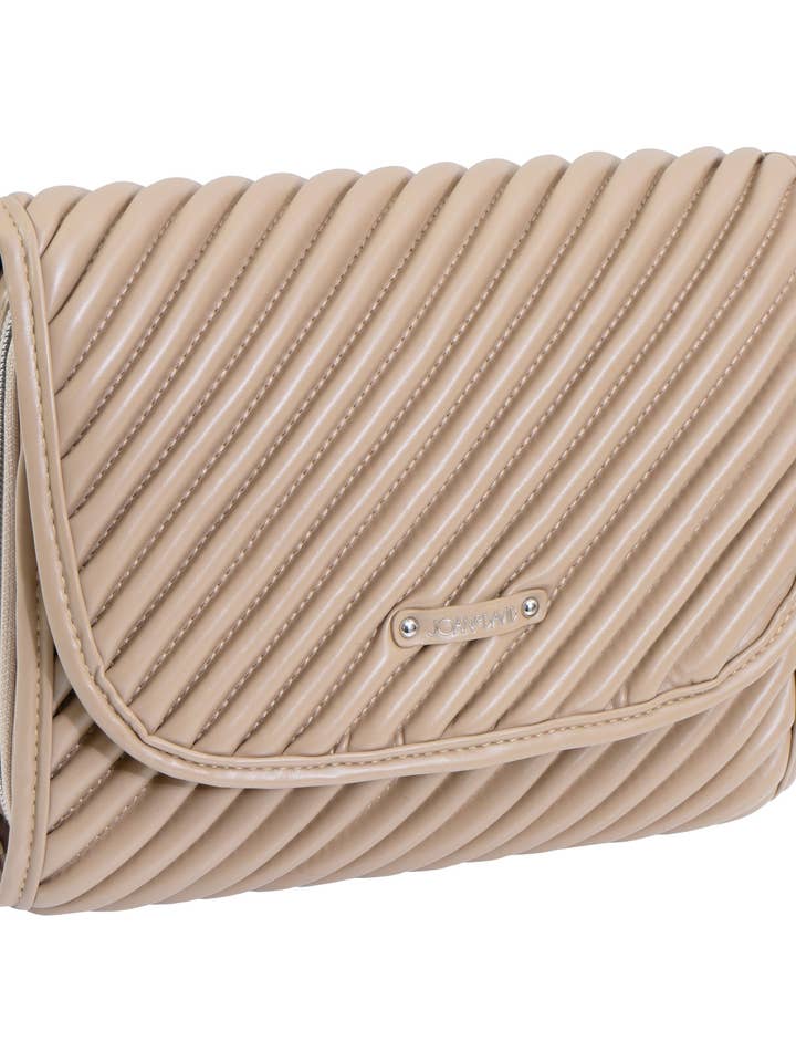 Joan & David O Pequeno Estojo de Higiene Pessoal Acolchoado em Diagonal para Pendurar por atacado de Magid