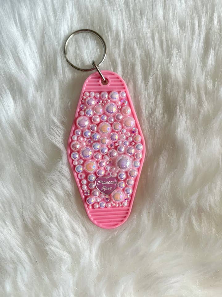 Porte-clés Pink Pearl Motel pour la vente par Prosecco Rose Boutique