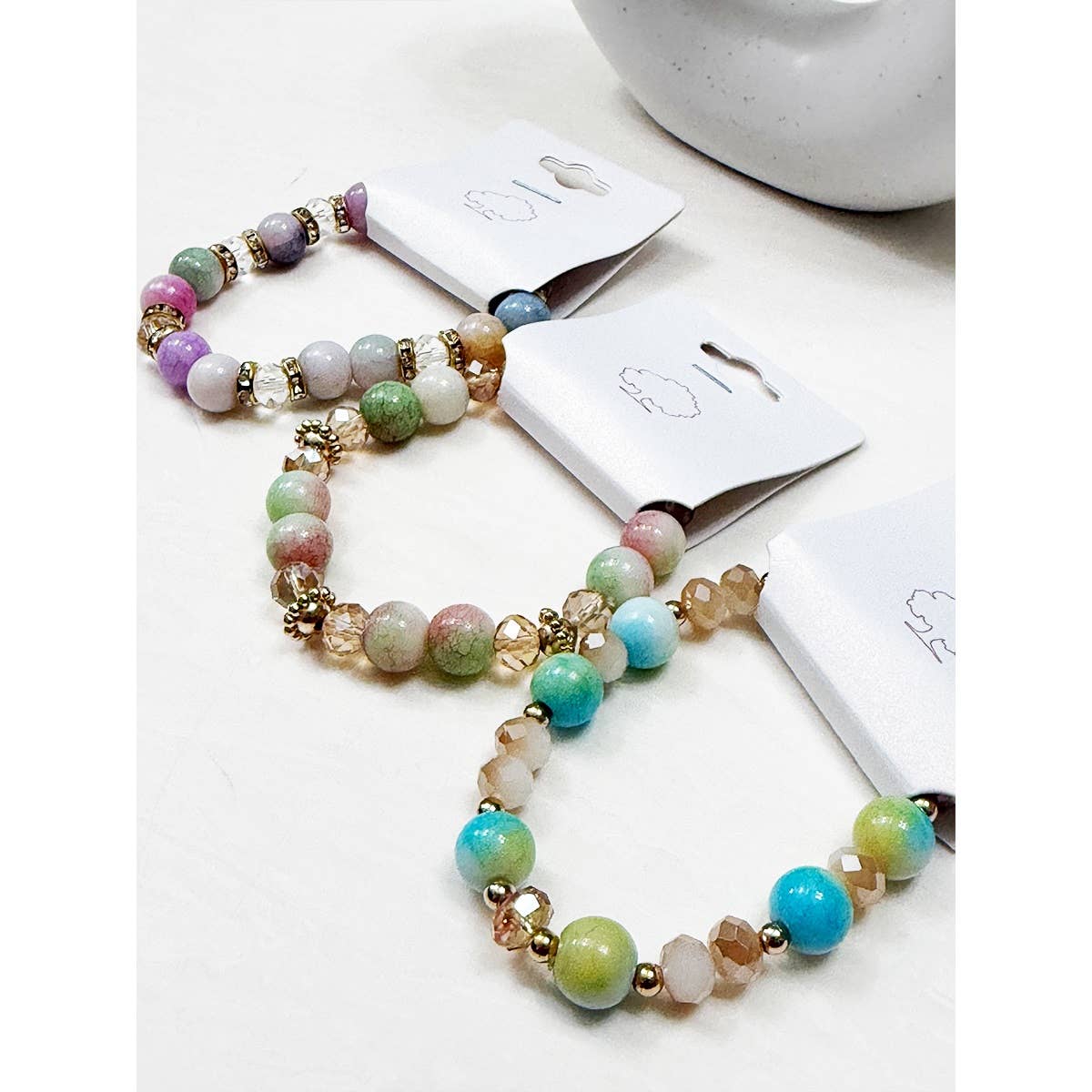 MÉLANGER LA COULEUR Bracelets extensibles en perles mélangées aux teintes douces en vente sur Faire5