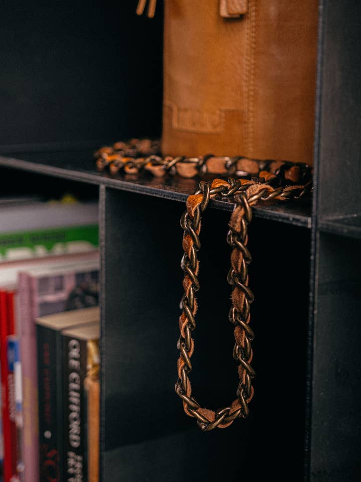 Tracolla Caja per la vendita all'ingrosso da parte di Muud