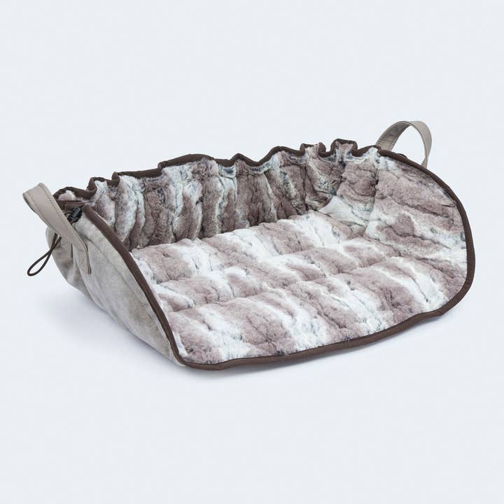 Leopold's Finest for dogs - Wholesale Pet Bed - Dog - Dog Cushion CosyCloud Lynx Look5