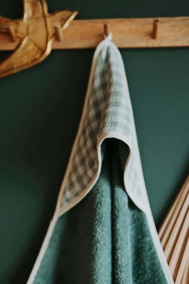 Manufacture des bébés français – Engroshandel Håndklæde med hætte - Børn og baby – Vichy vert de gris badekåbe til baby3