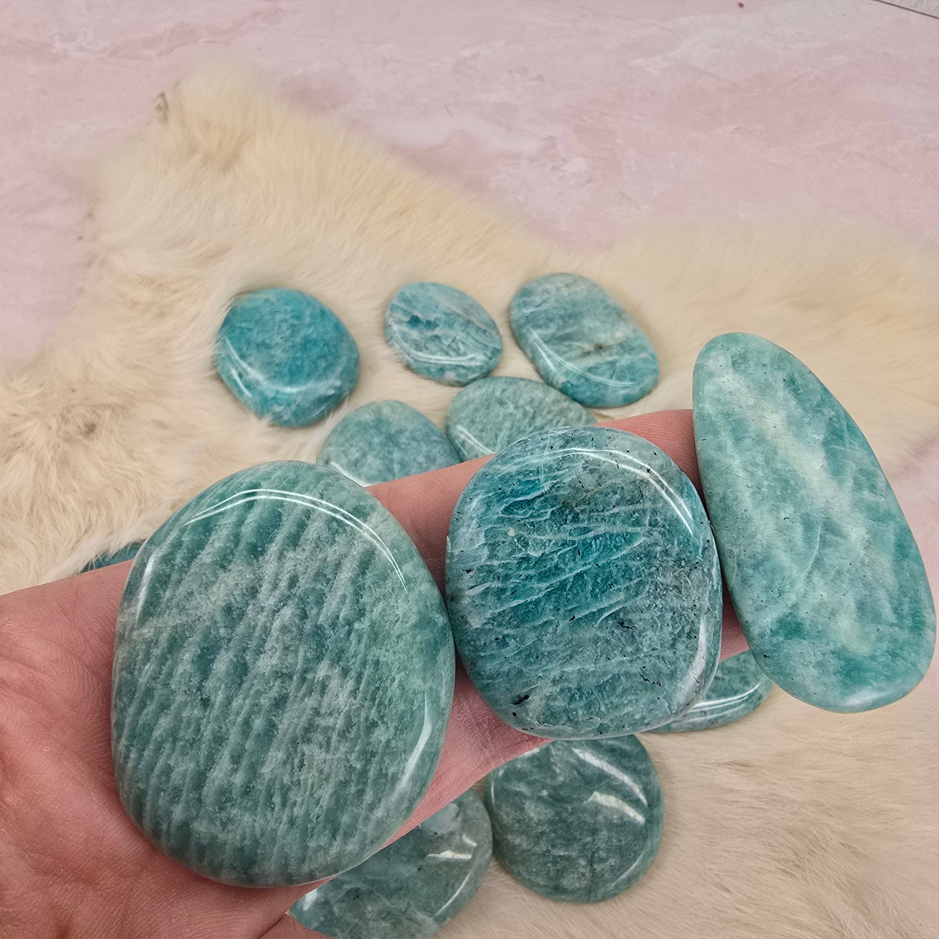 Aquamarine Daydream Wholesale – Großhandel Spiritueller Stein/Kristall – 0,5 Kilo Amazonit Flachpalmen ~ Großhandelskristalle ~ Mineralien2