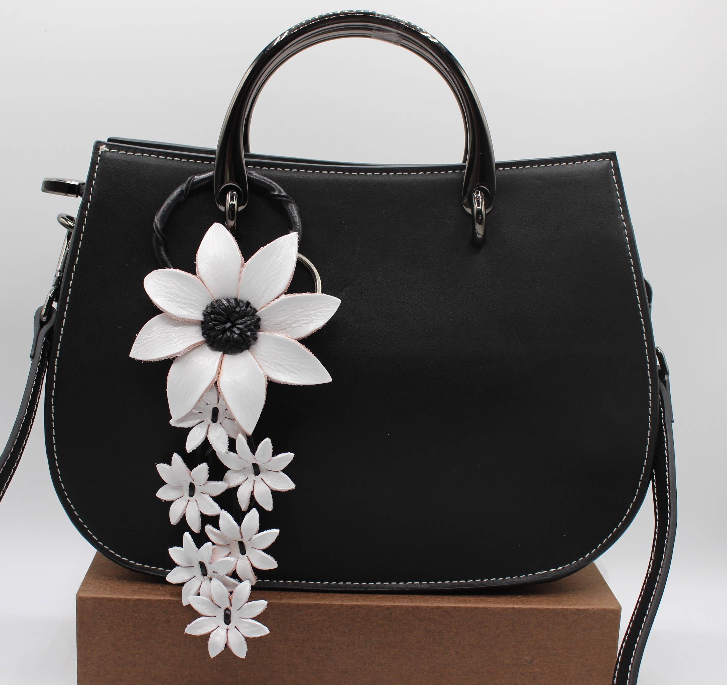 Sunflower Handmade leather inc - Wholesale Keychain - Women's - kc006 leather daisy flower keychain bag charm4