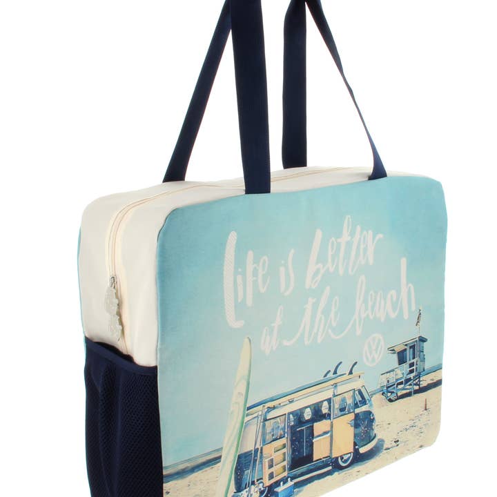 VW Collection by BRISA stor trendig axelväska med retro VW T1-bussdesign för strand och shopping för wholesale av VW Collection by BRISA