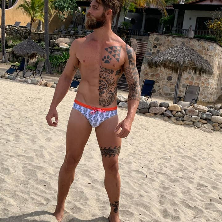 SIMPLE SKULLS Kort för wholesale av El Tuggle