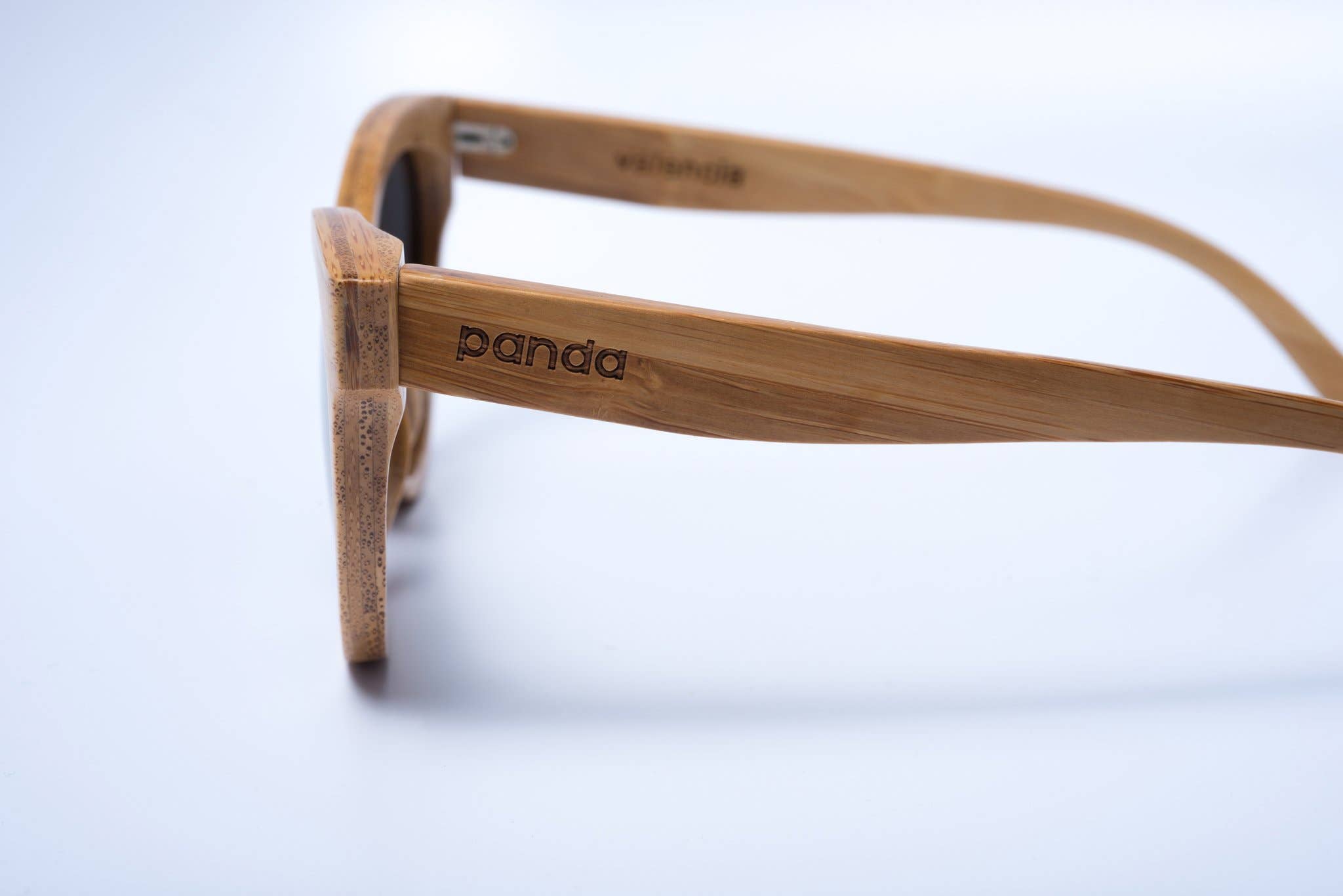 WearPanda - Wholesale Sunglasses - Unisex - Valencia Bamboo Sunglasses9