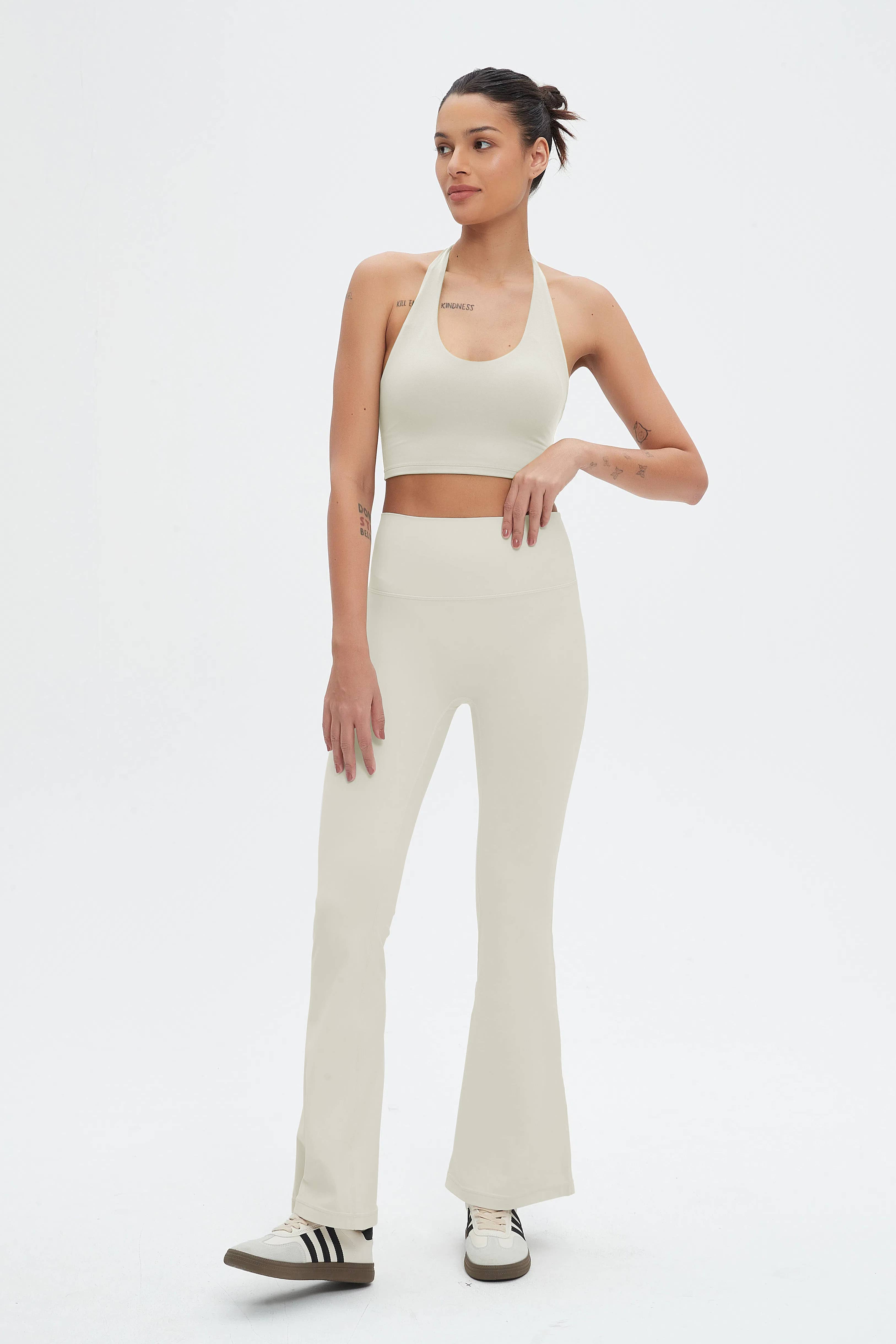 91thelabel - Vente Ensemble de sport – femme - Ensemble brassière sport dos nu Daphne Lycra® à col halter et pantalon flare14