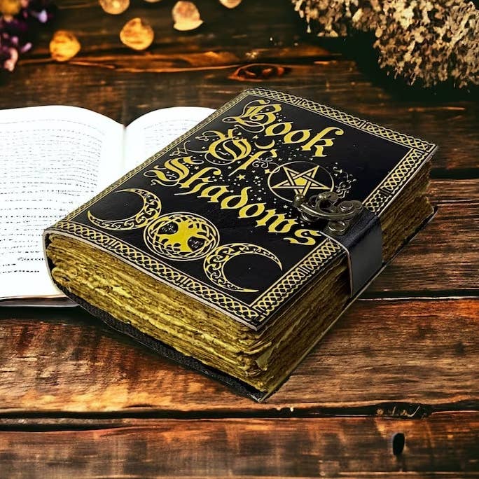 Skyggernes Bog lædernotesbog Grimoire læderdagbog for engroshandel hos MNM HANDICRAFTS