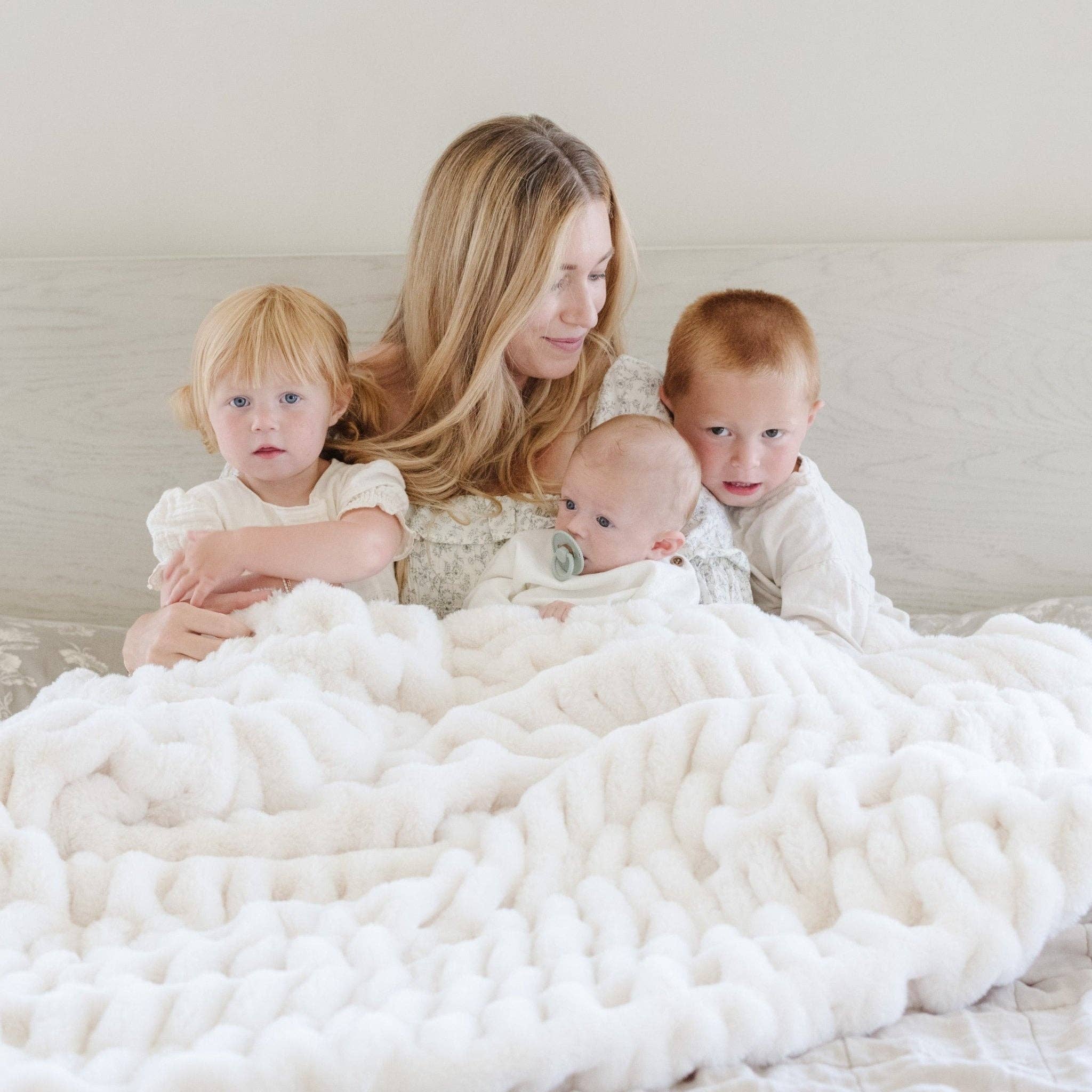 Saranoni - Wholesale Throw Blanket - DOUBLE RUCHED FAUX FUR XL THROW BLANKETS12