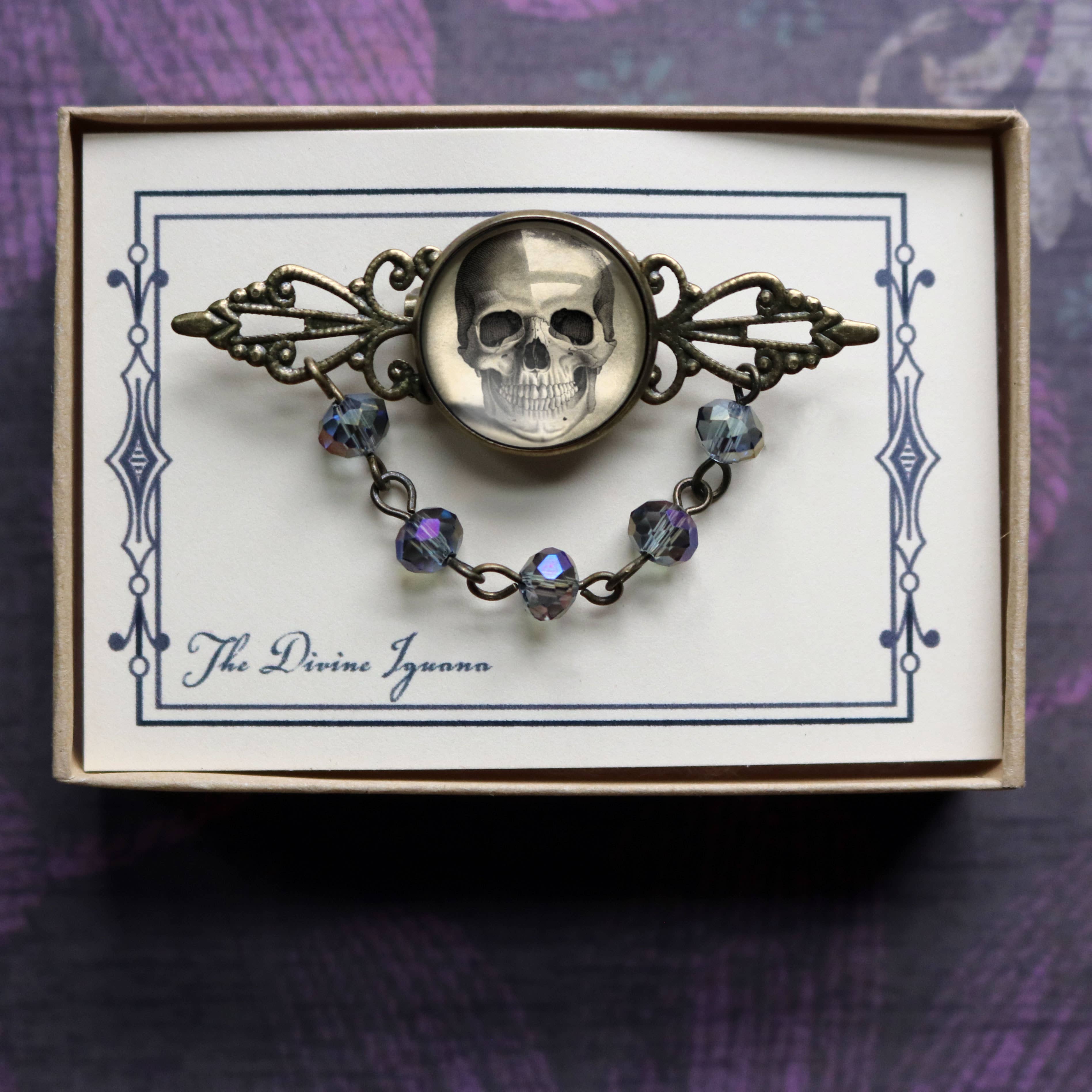 The Divine Iguana – wholesale Brooch – Pale Skull Goth Bead and Filigree Halloween Brooch3