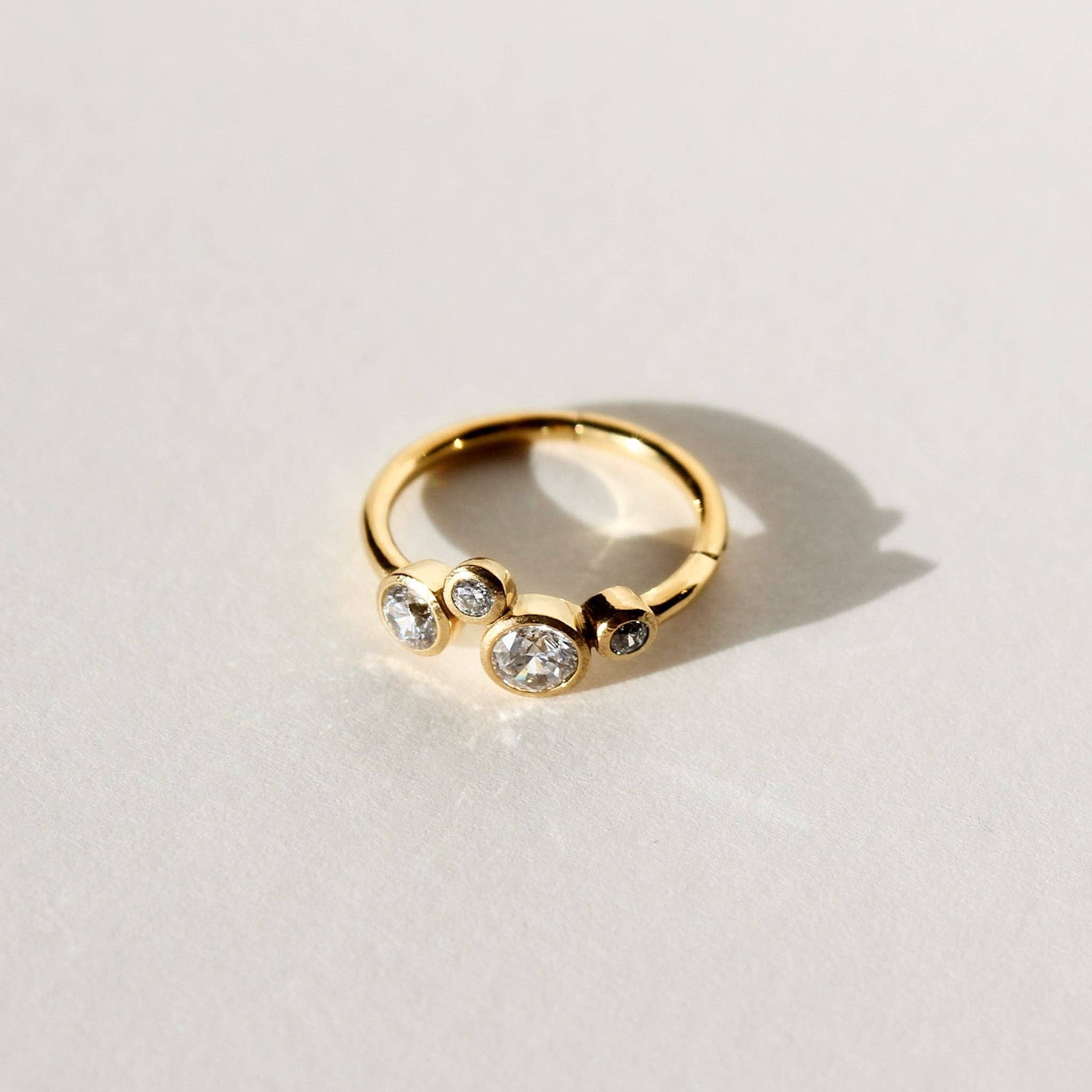 Huguette Paris - Wholesale Single Earring - Piercing - POWERFUL