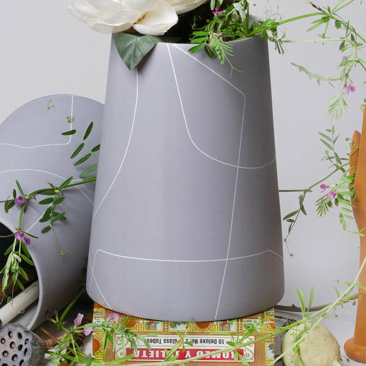 Barbara Barry Porcelæn Wide Cone Vase for engroshandel hos Middle Kingdom