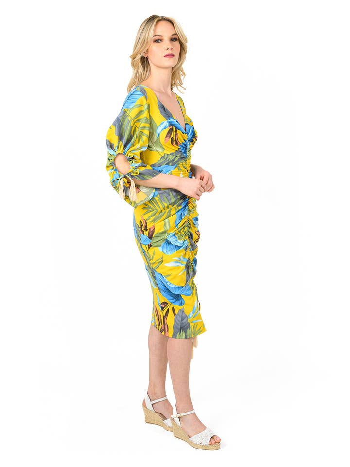 Fourreau midi froncé sur le devant pour la vente par Cenia New York