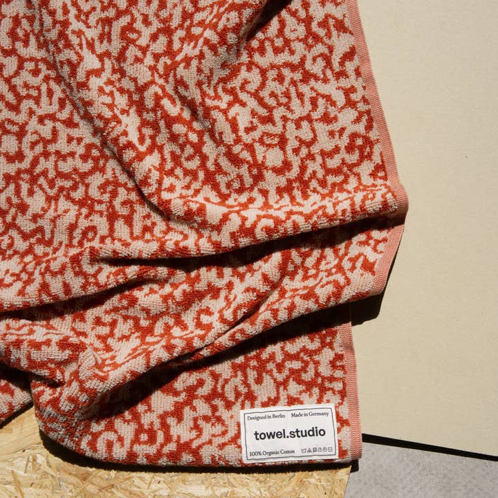 towel.studio - Wholesale Bath Towel - Noisy Camo Bath Towel | Salamander4