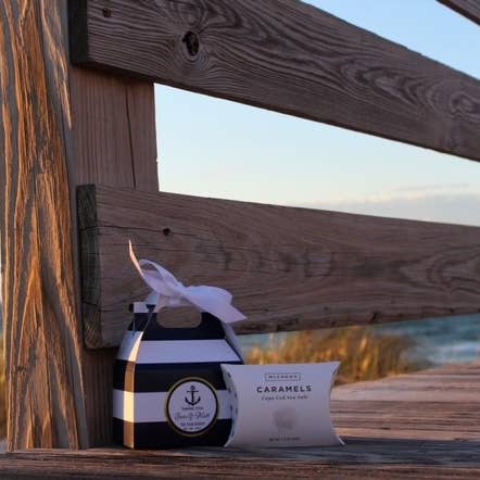 McCrea's Candies - Vente Caramels - Boîte d'oreiller de caramels - Sel de mer de Cape Cod, lot de 62