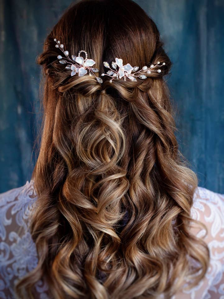 Set di 2 Copricapo da Sposa in Perla Oro Rosa per la vendita all'ingrosso da parte di Julia Key's Designs