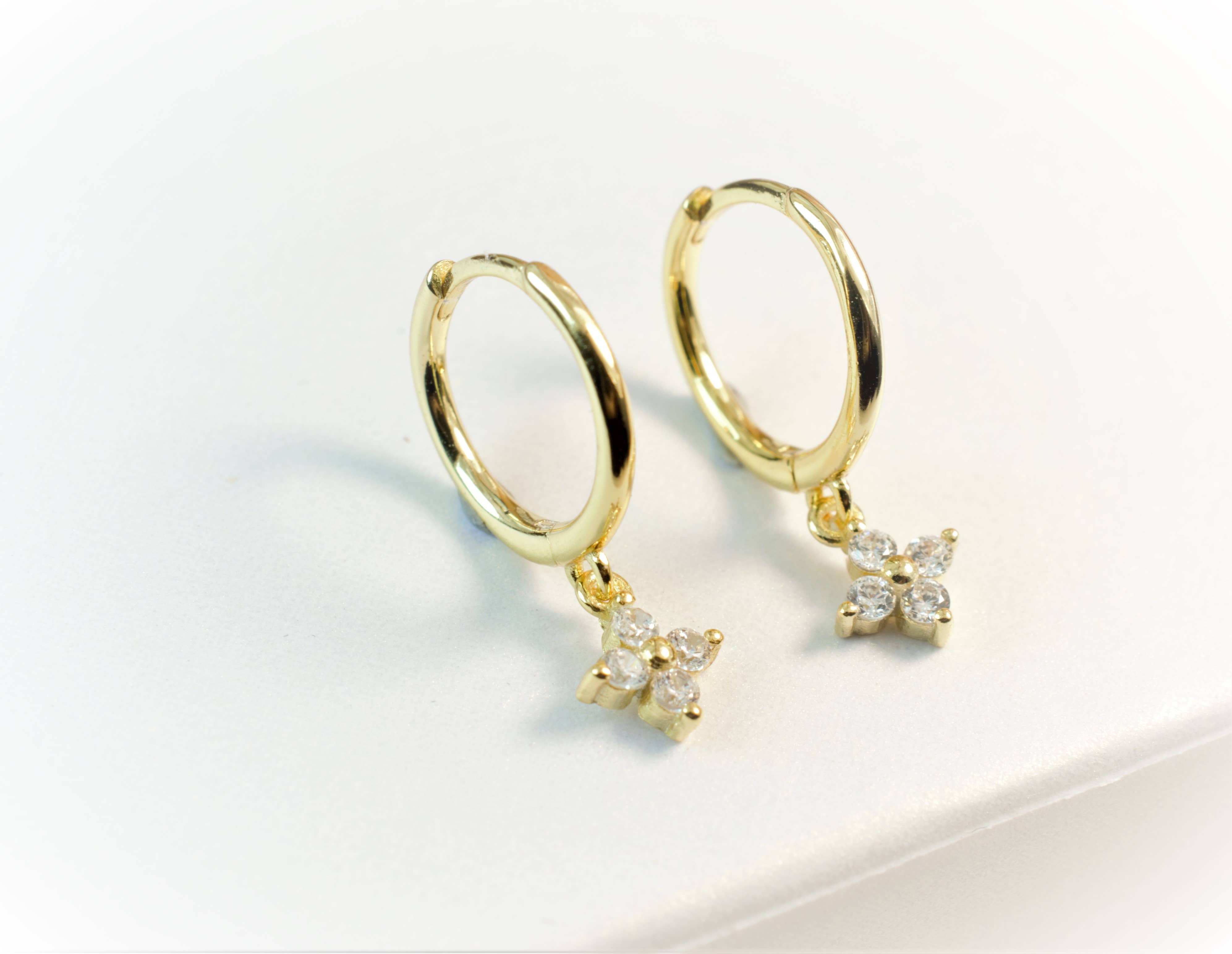 Diat - Wholesale Hoop Earrings - flower earrings - cartilage earrings - helix hoop