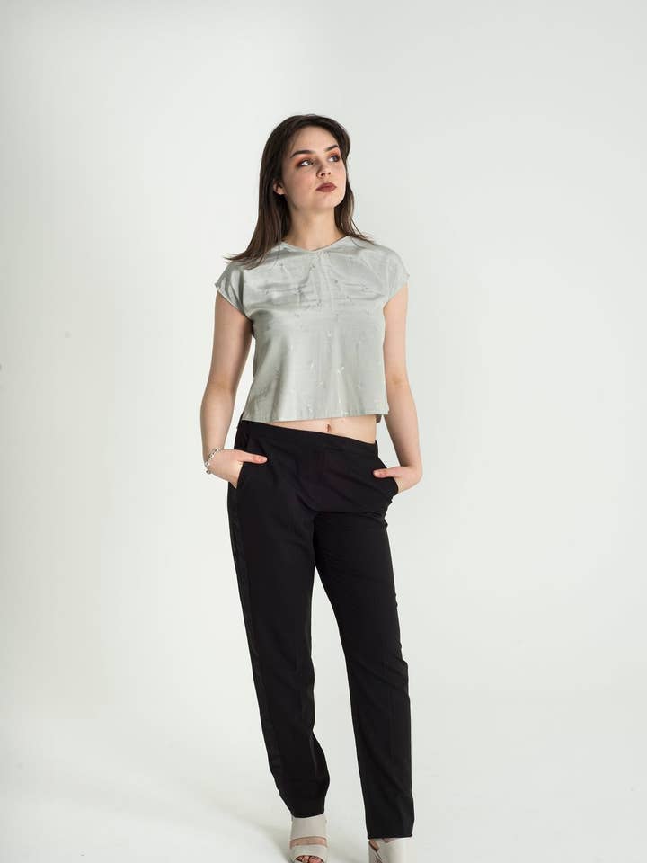 Annie - Pantalon pour femmes, Noir pour la vente par Madia & Matilda