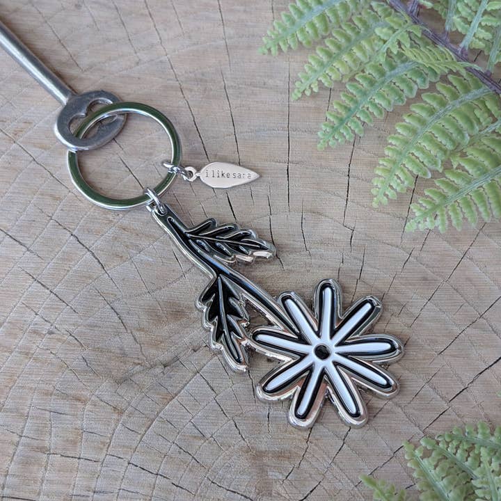 metal enamel keychain / purse charm | daisy flower for wholesale by ilikesara | art + goods