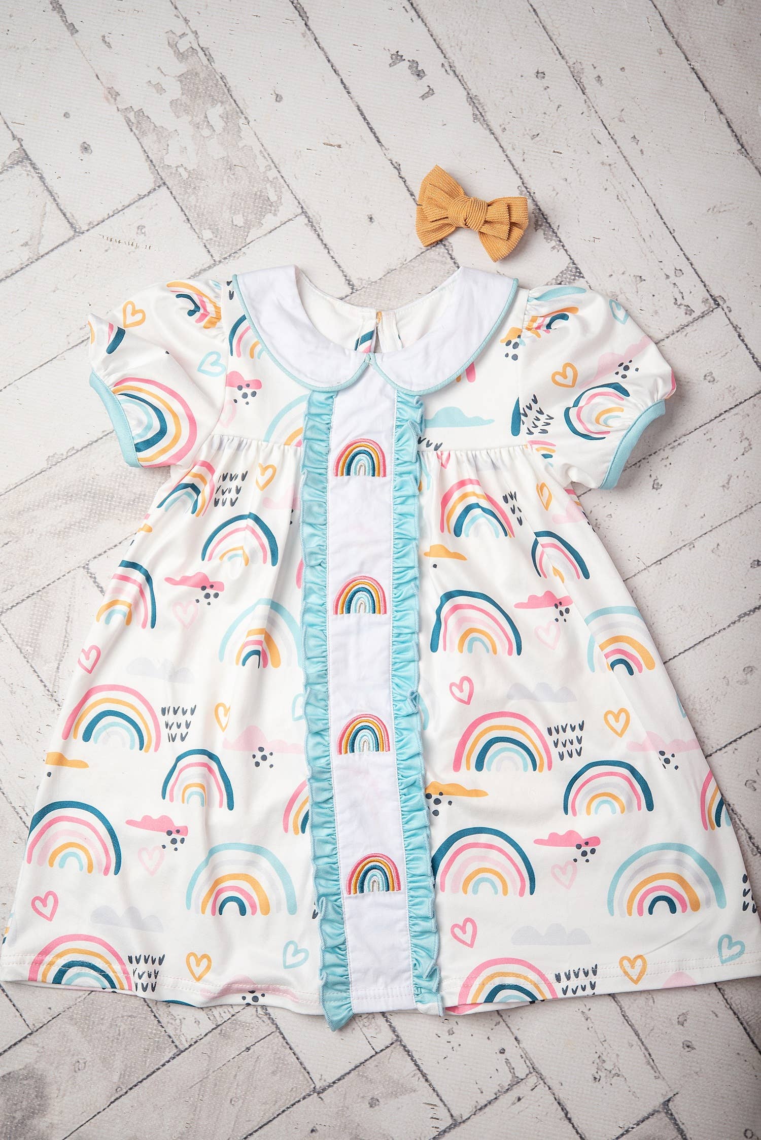 Wren & James - Vente Robe – enfant - Robe d'école brodée à col arc-en-ciel pastel pour enfants8