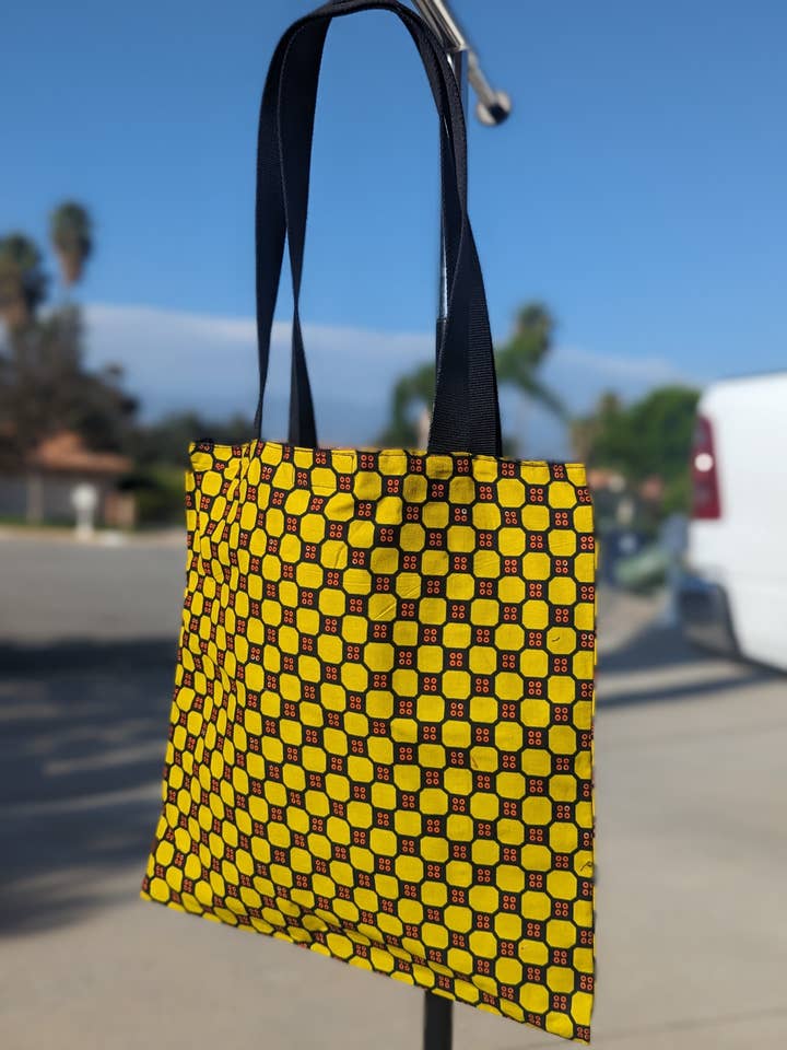 Sac fourre-tout fait main (jaune) pour la vente par Teranga Market